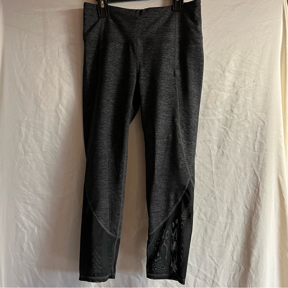 Athleta high rise mesh heathered black/gray Chaturanga capri legging 212415 SZ S